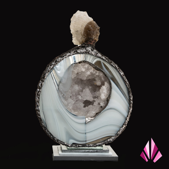 "Cœur de Quartz" artwork in quartz, rock crystal, glass and metal, one-of-a-kind piece front view
