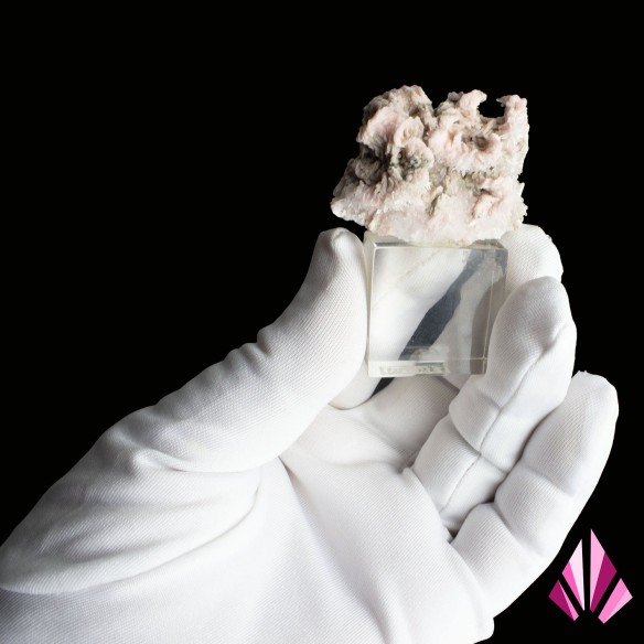 Mineral from the Batanzi mine, Bulgaria (1991), held in hand.