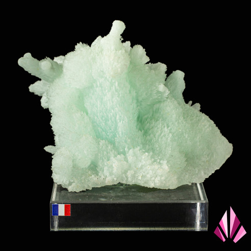 Mineral from France: Aragonite Arrigas mine.