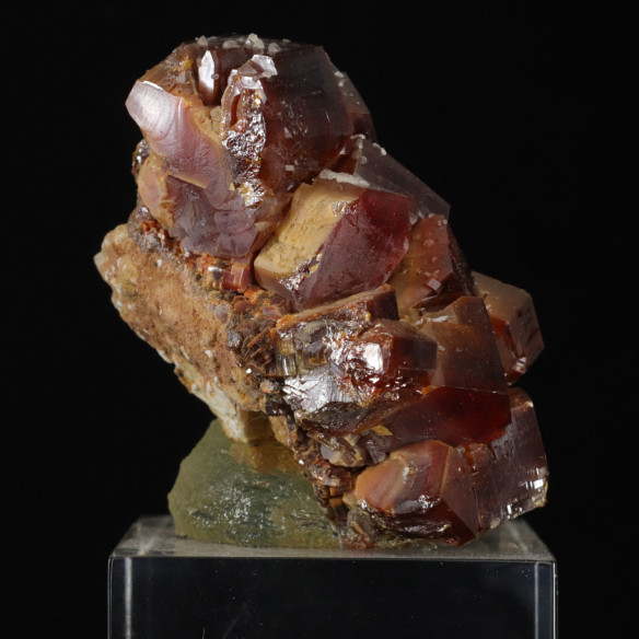 Large vanadinite crystals (Morocco): dark red crystals