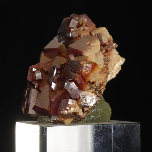 Large vanadinite crystals (Morocco): other side
