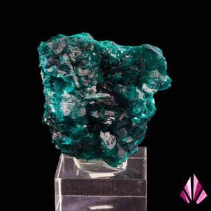 Dioptase de Mindouli, République du Congo, cristaux vert émeraude sur matrice sombre et socle en acrylique
