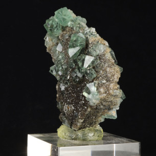 Fluorite on gangue (China) 2