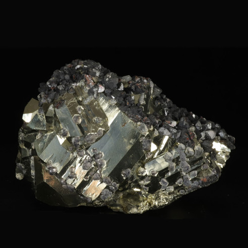 Pyrite avec quelques cristaux de galène