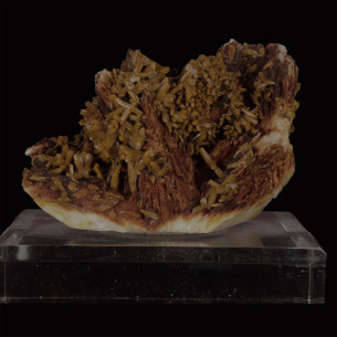 Pyromorphite on barite