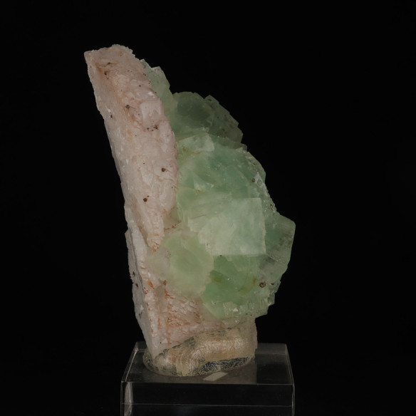 Fluorite on quartz dusted with pyrite