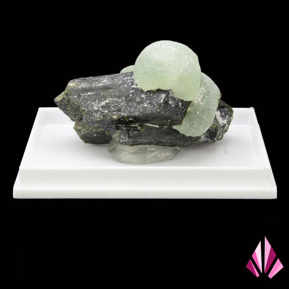 Phrenite and epidote, Mali.