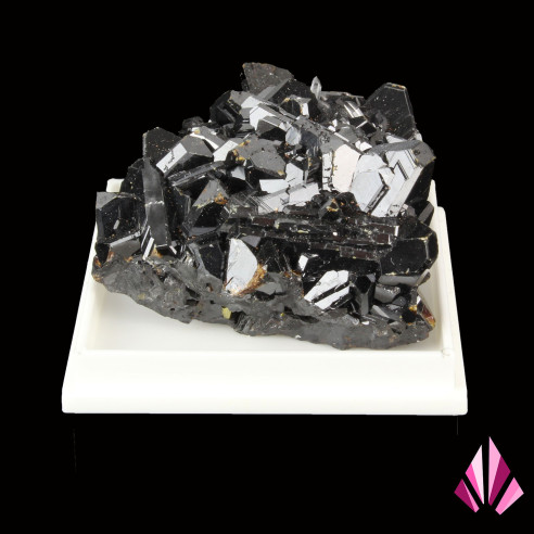 Tetrahedron-shaped Blende marmatite (LLP-003)