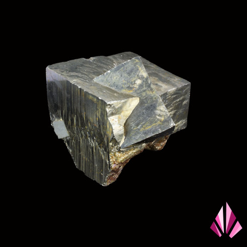 Gros cubes de pyrite de Navajun en Espagne