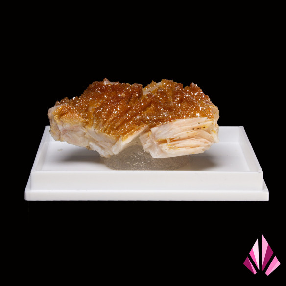 Vanadinite on baryte Morocco (LLP052)