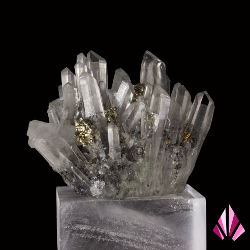 Quartz in association with pyrite: Madan, Bulgarie.