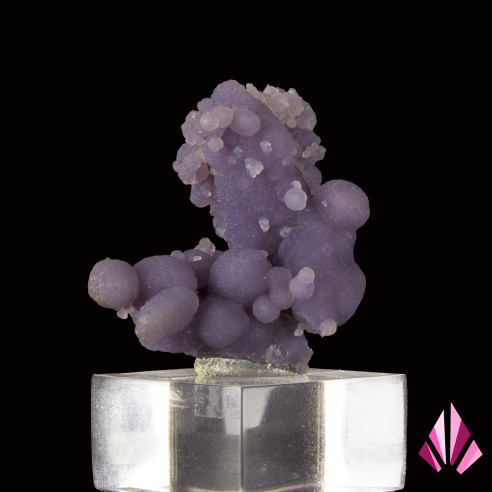 Purple chalcedony in grapes (292)