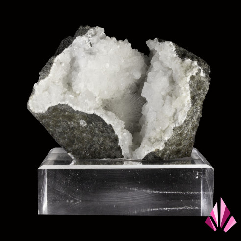 Natrolite from France: white color.