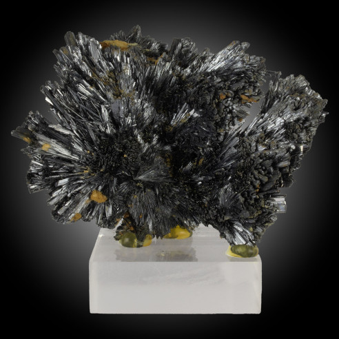 Magnificent bunch of stibine from Cavnic in Romania: black color, metallic sparkles.