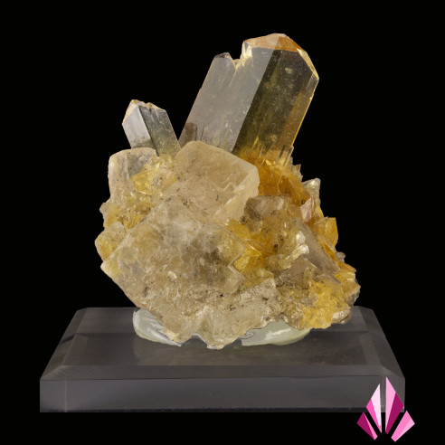 Gypse et halite en provenance du Mexique: couleur jaune.