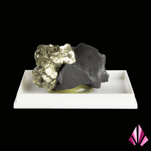 Petits minéraux: Pyrite de Serre-Ponçon.