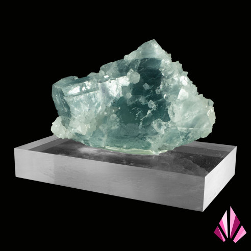 Fluorite and Quartz Burc France on base.