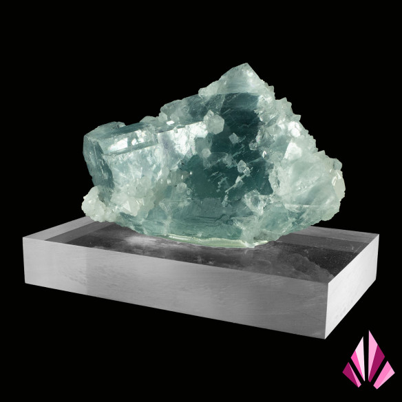 Fluorite and Quartz Burc France on base.