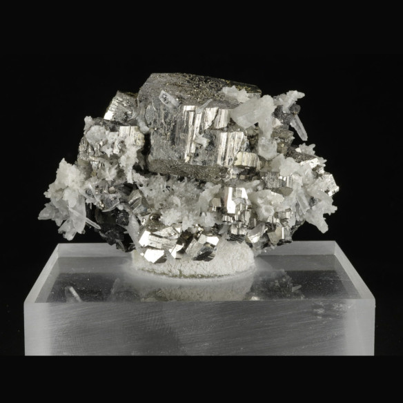 Pyrite and quartz (Bulgaria)